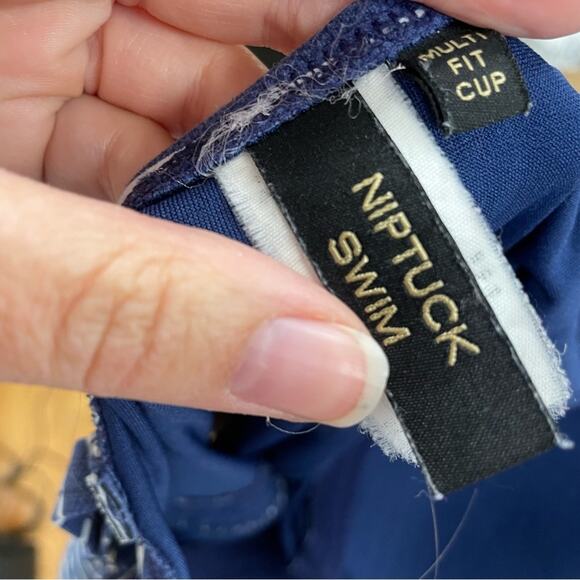 Niptuck Swim Womens Pinup Style One Piece Swimsuit 10 Striped Sweetheart Neck - Picture 8 of 8